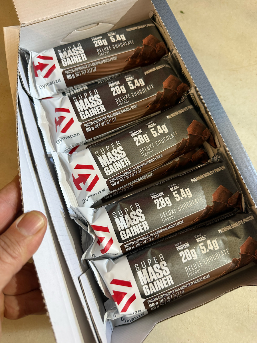 Dymatize Super Mass Gainer Bar with 28gr Protein & Flavor Deluxe Chocolate 90gr