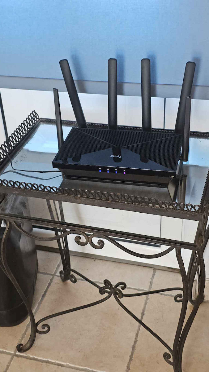 Cudy LT700 v1 Wireless 4G Wi-Fi 5 cu 4 Porturi Gigabit Ethernet