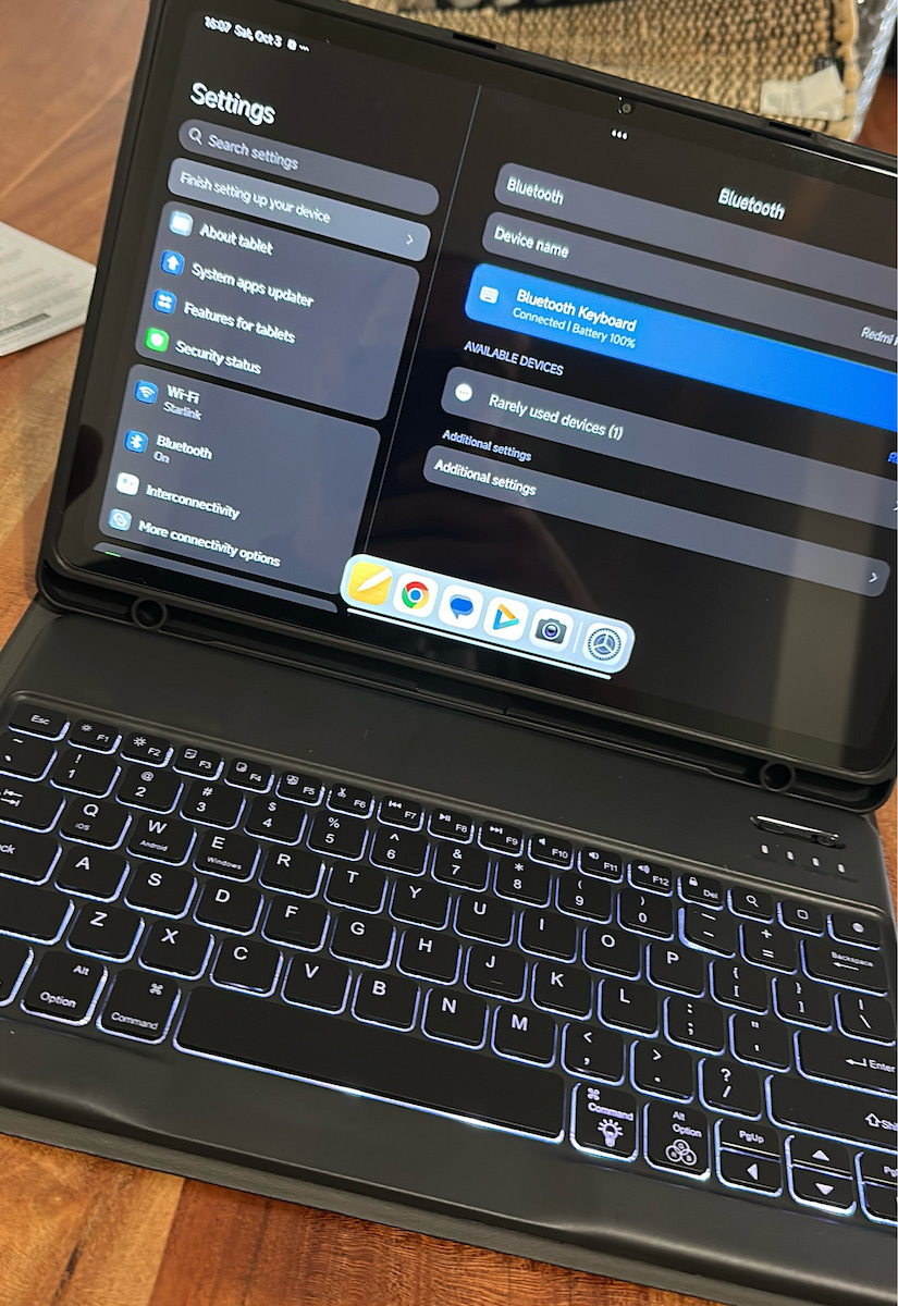 Tech-Protect Flip Cover with Keyboard in International English Blacη (Xiaomi Poco Pad M1, Redmi Pad 2 Pro 12.1)