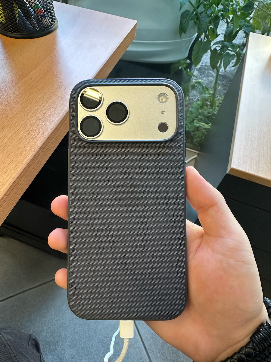 Apple TechWoven Handyhülle mit Magsafe Rückseite Silikon / Stoff Lila (iPhone 18 Pro Max / 17 Pro Max)