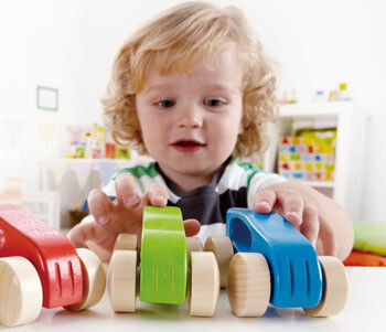 Hape Όχημα Αυτοκινητάκι από Ξύλο για 10+ Μηνών Πολύχρωμο (Διάφορα Σχέδια) 1τμχ
