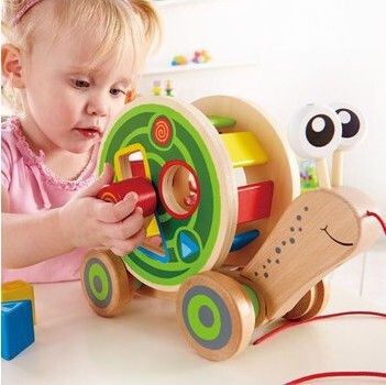 Hape Παιχνίδι Ταξινόμησης Σχημάτων Συρόμενο Σαλιγκάρι από Ξύλο για 12+ Μηνών