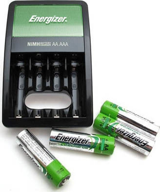 Energizer ACCU Recharge Maxi Charger 4 Batteries Ni-MH Size AA/AAA Set with 4x AA 2000mAh