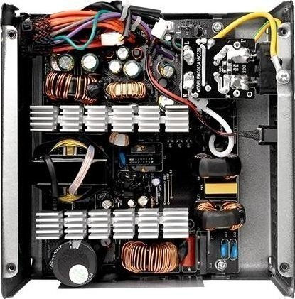 Thermaltake Smart RGB 700W Черен Компютърно захранване Пълен кабел 80 Plus Standard