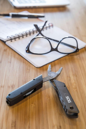 Sog Baton Q4 Мултифункционален Инструмент Черен