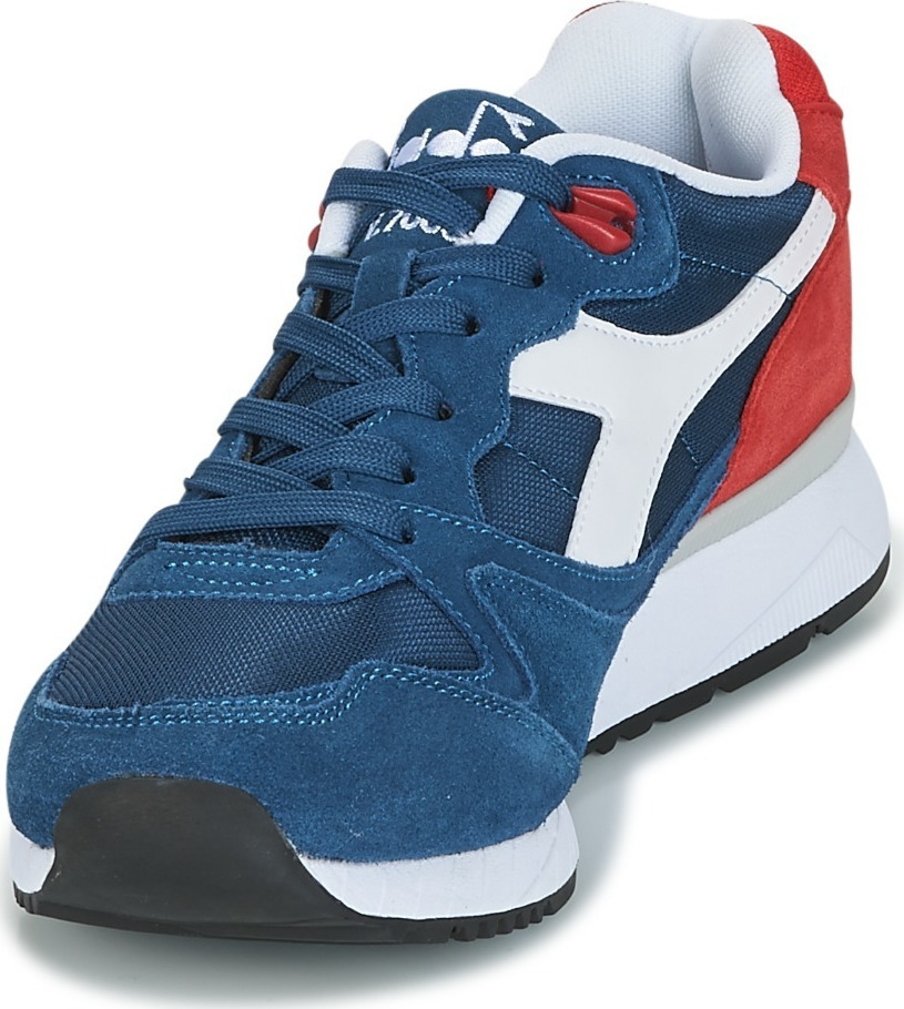 diadora v700