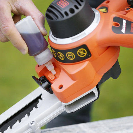 Black & Decker Battery Chainsaw 18V 3.5kg with Blade 15cm