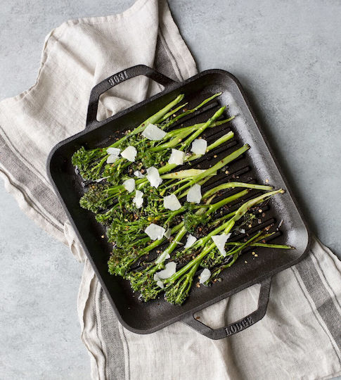 Lodge Non-Stick Baking Plate with Cast Iron Grill Surface 36.83x27.94x3.55cm