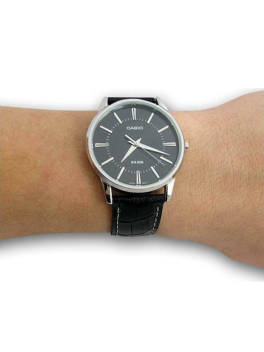 Casio Ανδρικό Ρολόι 47mm Μπαταρίας με Μαύρο Δερμάτινο Λουράκι