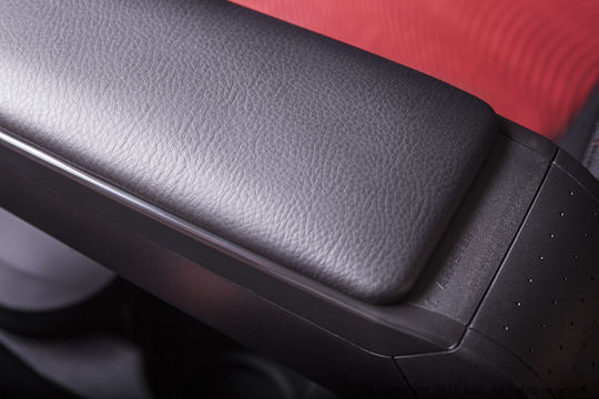 Rati Armster S Car PU Armrest for Hyundai i10 2008-2013 Black