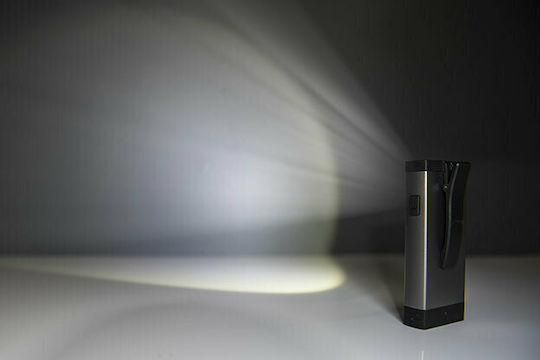 CAT Arbeitslampe Wiederaufladbar LED mit einer Helligkeit von bis zu 200lm