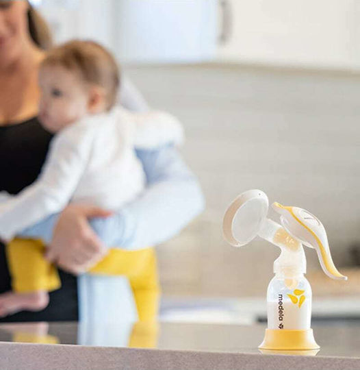 Medela Manual Single Breast Pump Harmony Flex Yellow 150ml