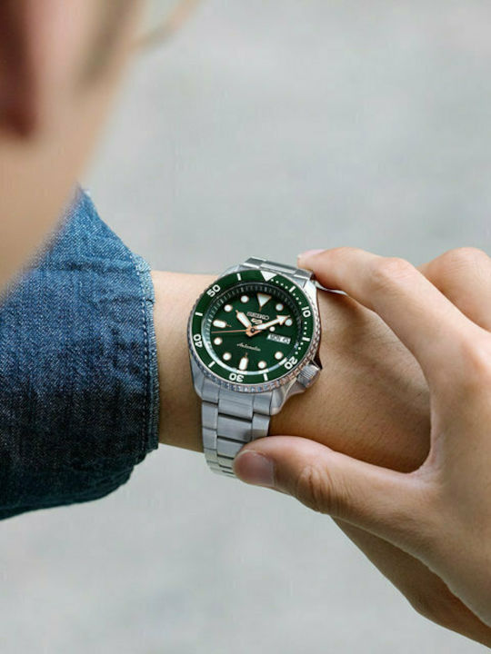 Seiko 5 Sports Ανδρικό Ρολόι 43mm Αυτόματο με Ασημί Μεταλλικό Μπρασελέ