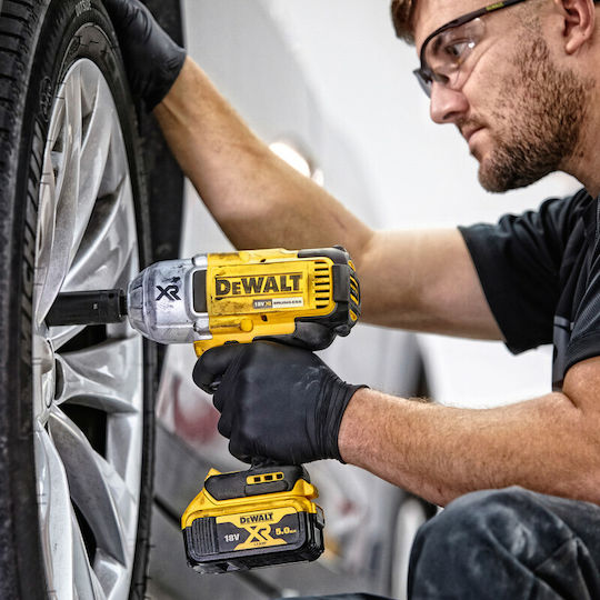 DEWALT Brushless Impact Wrench Battery 18V Solo with Socket 1/2"