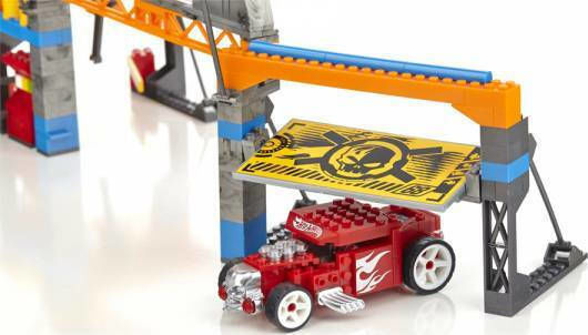 Mega Bloks Hot Wheels Building Blocks Super Stunt Test Facility For 5+ Years 382 Pieces