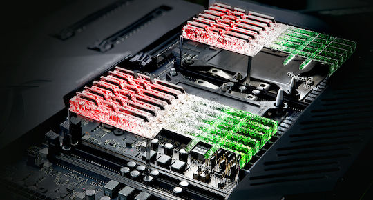 G.Skill Trident Z Royal 32GB DDR4 RAM cu 2 module (2x16GB) și