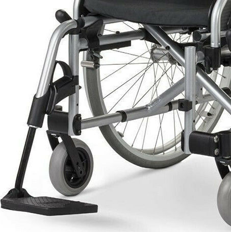 Meyra Format 3.940 Αναπηρικό Αμαξίδιο 24" Πτυσσόμενο Ελαφρού Τύπου 46cm 3.940 Ασημί