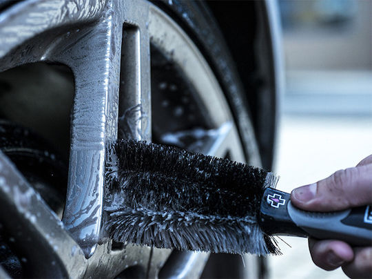 Muc-Off Четка за почистване на джанти и гуми за мотоциклети