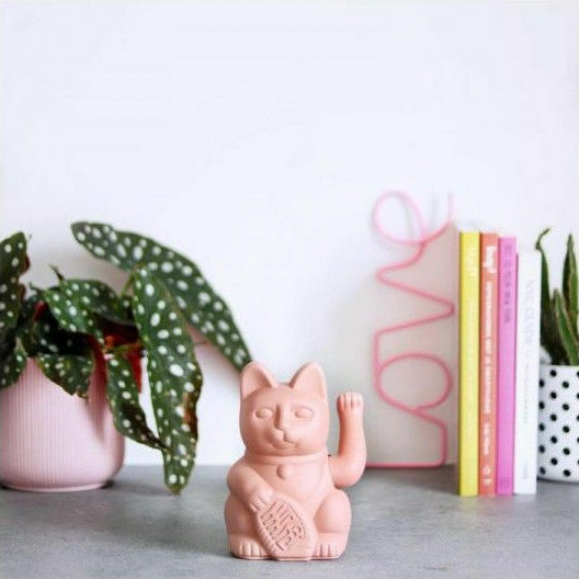Donkey Διακοσμητική Γάτα από Πλαστικό Lucky Cat Ροζ 10.5x8.5x15cm