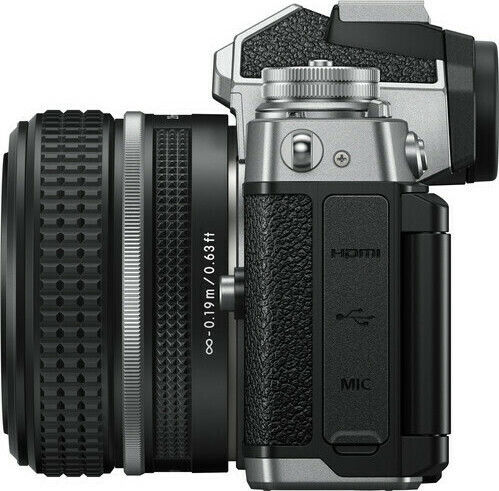 Nikon Z Fc Spiegellose Kamera Bausatz (Z 28mm F2.8 SE) Schwarz