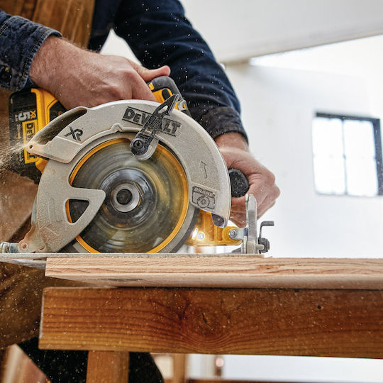 DEWALT Δισκοπρίονο 18V 1x5Ah με Σύστημα Αναρρόφησης