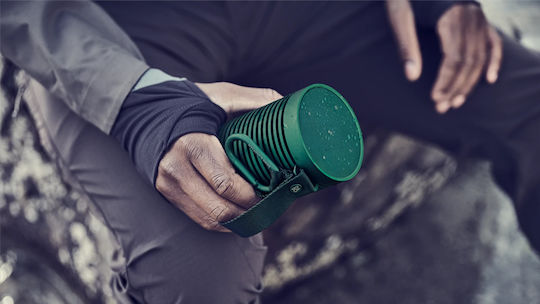Bang & Olufsen Beosound Explore Αδιάβροχο Ηχείο Bluetooth 30W με Διάρκεια Μπαταρίας έως 27 ώρες Πράσινο