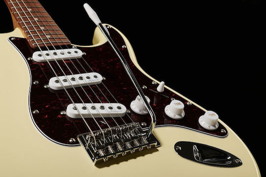Harley Benton ST-62 Electric Guitar Stratocaster With SSS Pickups Arrangement Vintage White