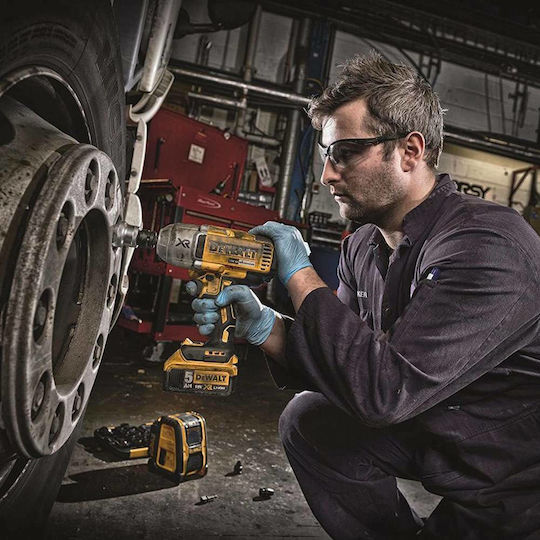 Dewalt Brushless Impact Wrench Battery 18V Solo with Socket 1/2"