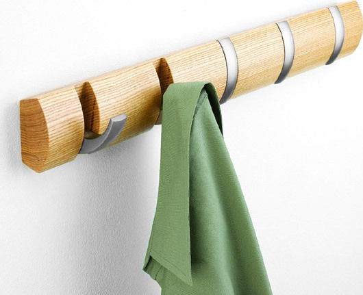 Umbra Κρεμάστρα Τοίχου Flip 5 Hook Natural Ξύλινη 5 Θέσεων Καφέ 50.8x3.2x6.7cm