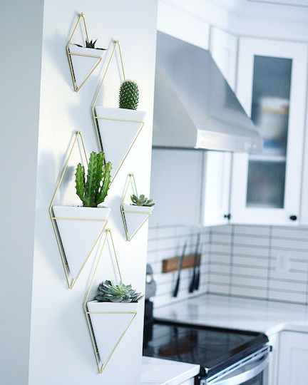 Umbra 3D Hanging Wall Decor White Made of Ceramic Material 22x9.5x39cm