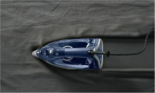 Rowenta Pro Master Steam Iron 2800W with Continuous Steam Supply 45g/min