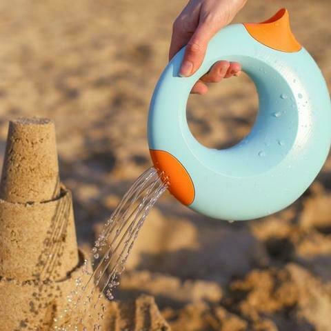 Quut Cana Large Plastic Beach Watering Can Red 1lt