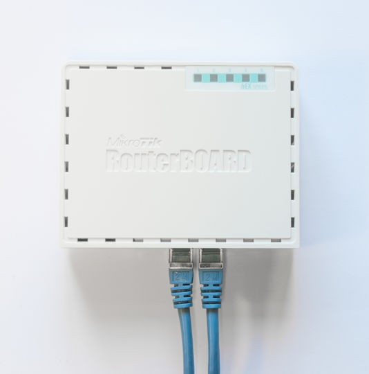 MikroTik hEX RB750Gr3 Router mit 5 Anschlüssen Gigabit Ethernet