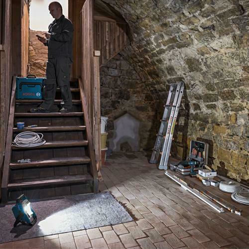 Bosch Προβολέας Εργασίας Επαναφορτιζόμενος LED με Φωτεινότητα έως 1900lm GLI 18V-1900
