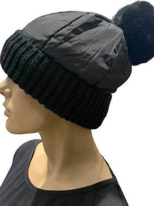 Verde Pom Pom Beanie Beanie in Black color