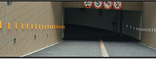 Doorado Plastic Road Surface Reflector In Black Colour With Width 18cm