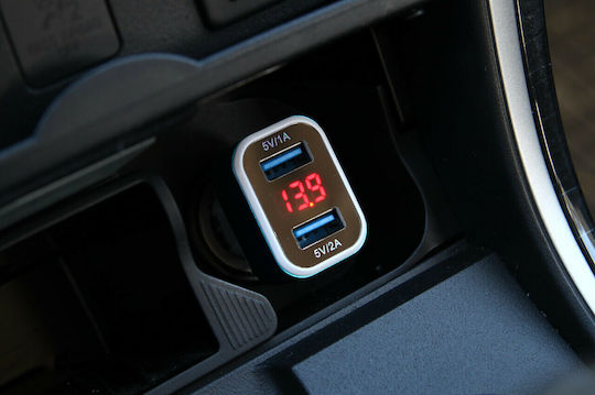 Auto Gs Car Charger 3A with Ports: 2xUSB and Voltmeter White Color