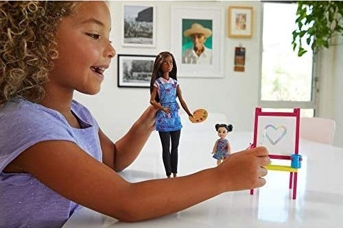Barbie Δασκάλα Ζωγράφος Σετ Κούκλας για 3+ Ετών
