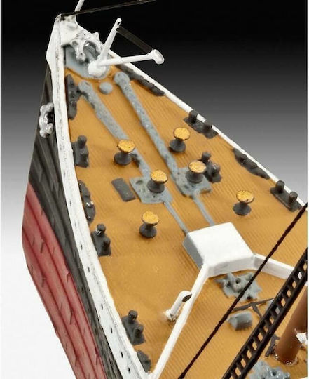 Revell R.M.S Titanic Modeling Figure Ship 132 Pieces in Scale 1:700 38.5cm.