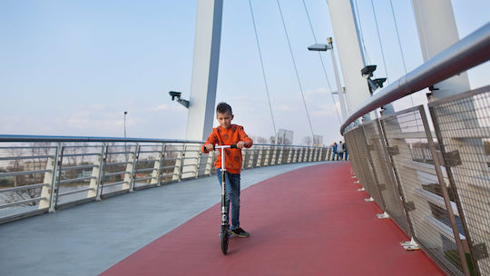 Lionelo Kinderroller Klappbar Luca 2-Rad Schwarz