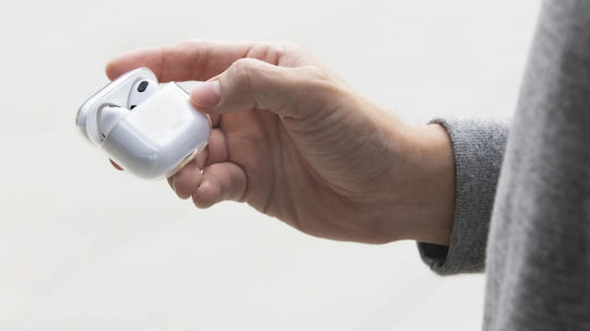 Uniq Glase Husă Din Silicon Cu Cârlig În Culoare Transparentă Pentru Apple AirPods 3