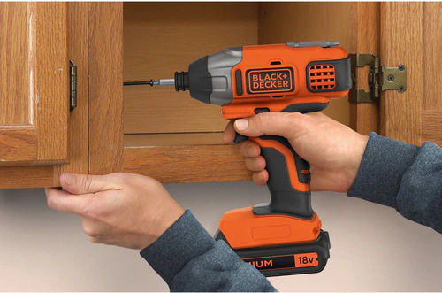Black & Decker Παλμικό Κατσαβίδι Μπαταρίας Solo 18V