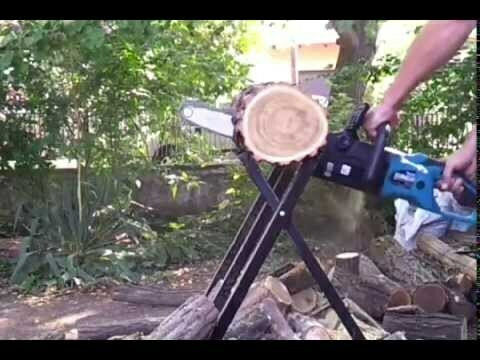 Makita Electric Chainsaw 5.5kg with Blade 40.6cm