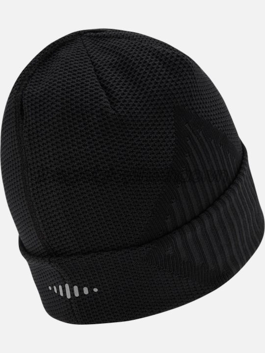 Beanie Beanie Knitted in Black color