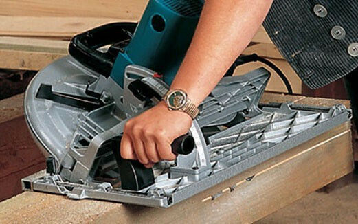 Makita Δισκοπρίονο 2200W με Σύστημα Αναρρόφησης