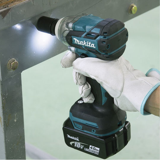 Makita Brushless Impact Wrench Battery 18V Solo with Socket 1/2"