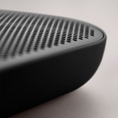 Bang & Olufsen Beoplay P2 Bluetooth-Lautsprecher 30W mit Batterielebensdauer von bis zu 10 Stunden Black