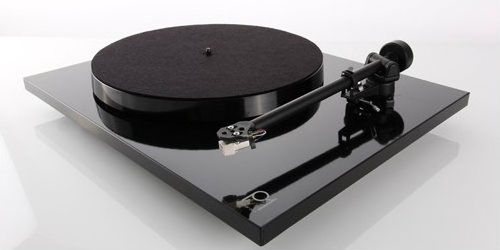 Rega Planar 1 Plus Πικάπ με Belt Drive και Προενίσχυση Μαύρο