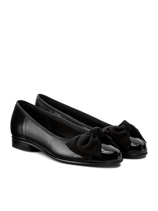 Lederne Damen Ballerinas Spitz zulaufend in Schwarz Farbe