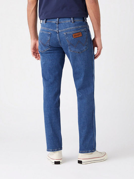 Wrangler Texas Herren Jeanshose in Regular Fit Denim Blue